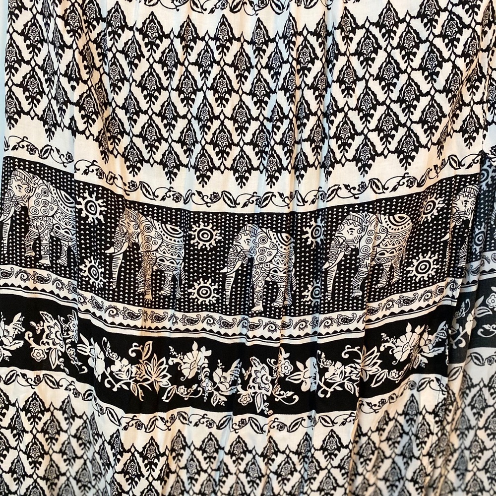 Pattern Maxi Skirt - Picture 2 of 3